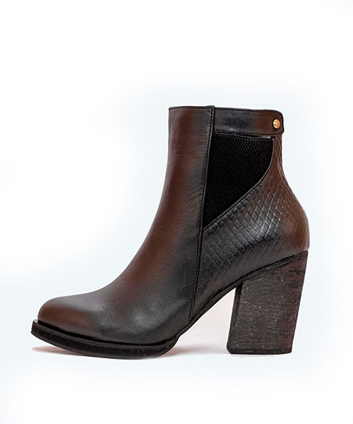 Botin Alien Hampton color negro para mujer