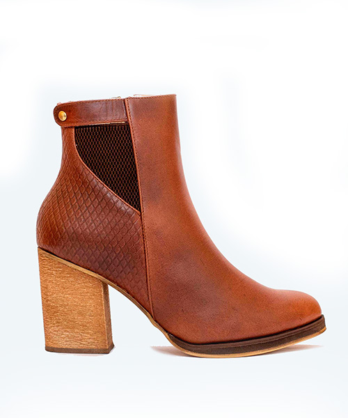 Botin Alien Hampton color coñac para mujer