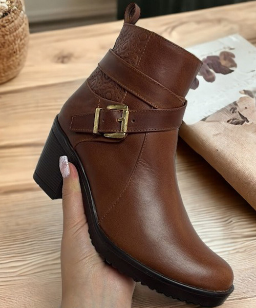 Botin bianca color tabaco para mujer