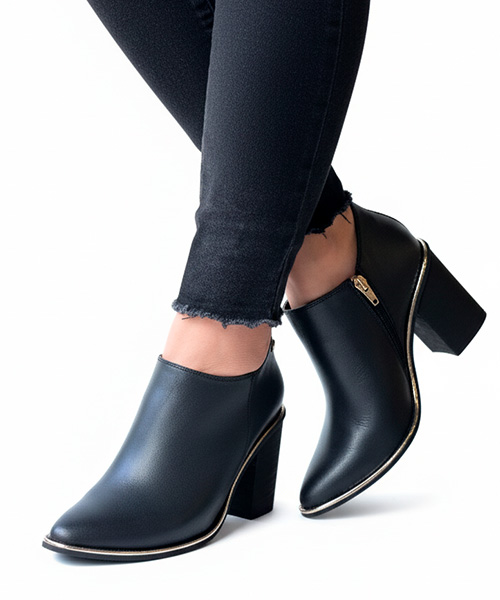Botin Carla color negro para mujer