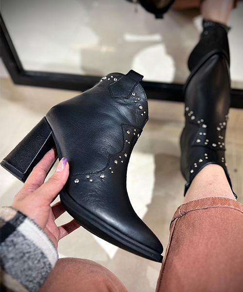 Botin Hillary color negro para mujer