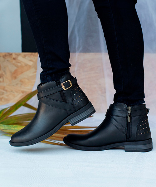 Botin Karla color negro para mujer