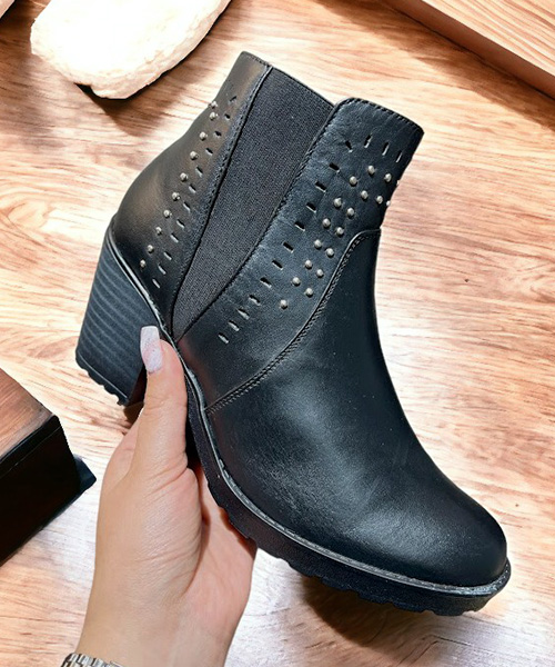 Botin Minerva color negro para mujer