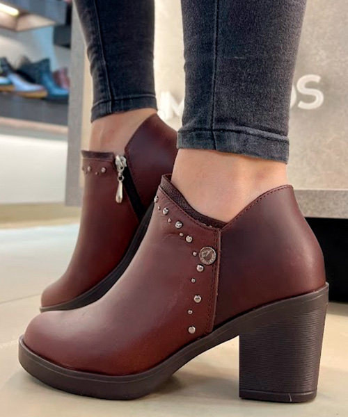 Botin Rouse 7 1/2  color coñac para mujer