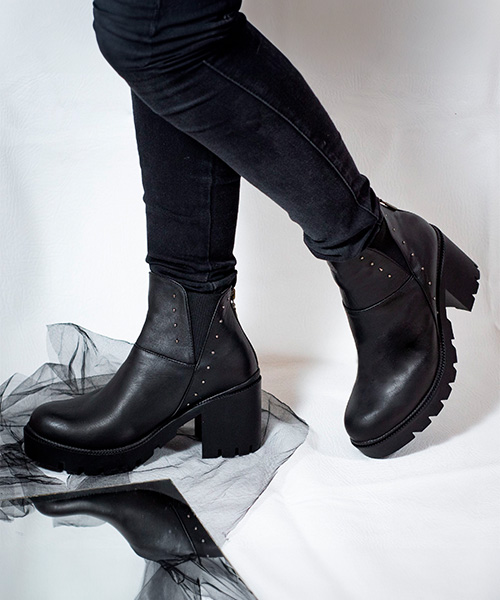 Botin Walda color negro para mujer