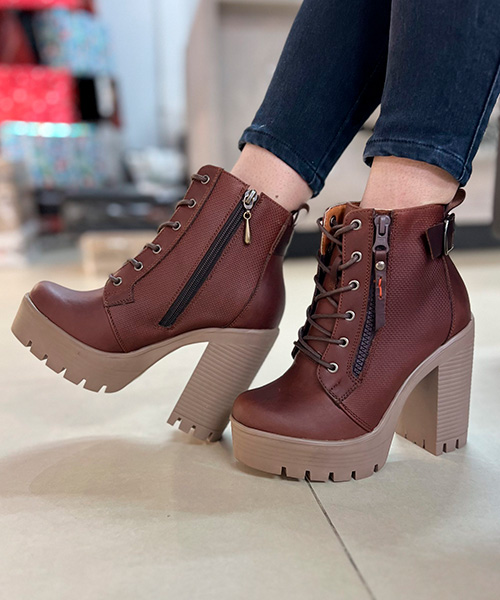 Botines Aviator color coñac para mujer